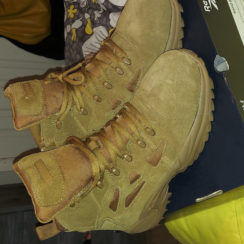 Brand New Reebok Men's work Boots